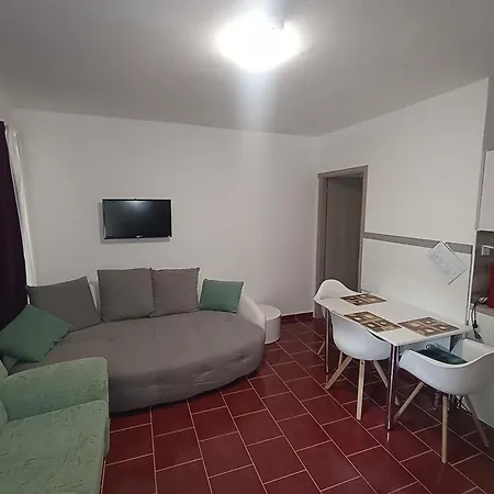Mali Apartmanhaz Apartment *