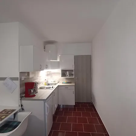דירה Mali Apartmanhaz *