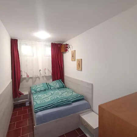 Mali Apartmanhaz * Zamardi