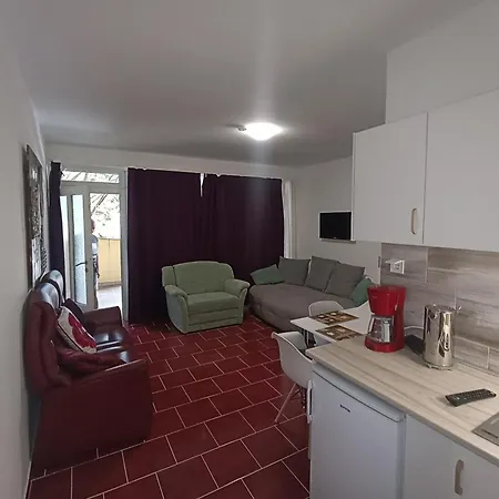 דירה Mali Apartmanhaz זמראדי
