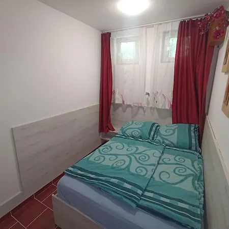 דירה Mali Apartmanhaz זמראדי